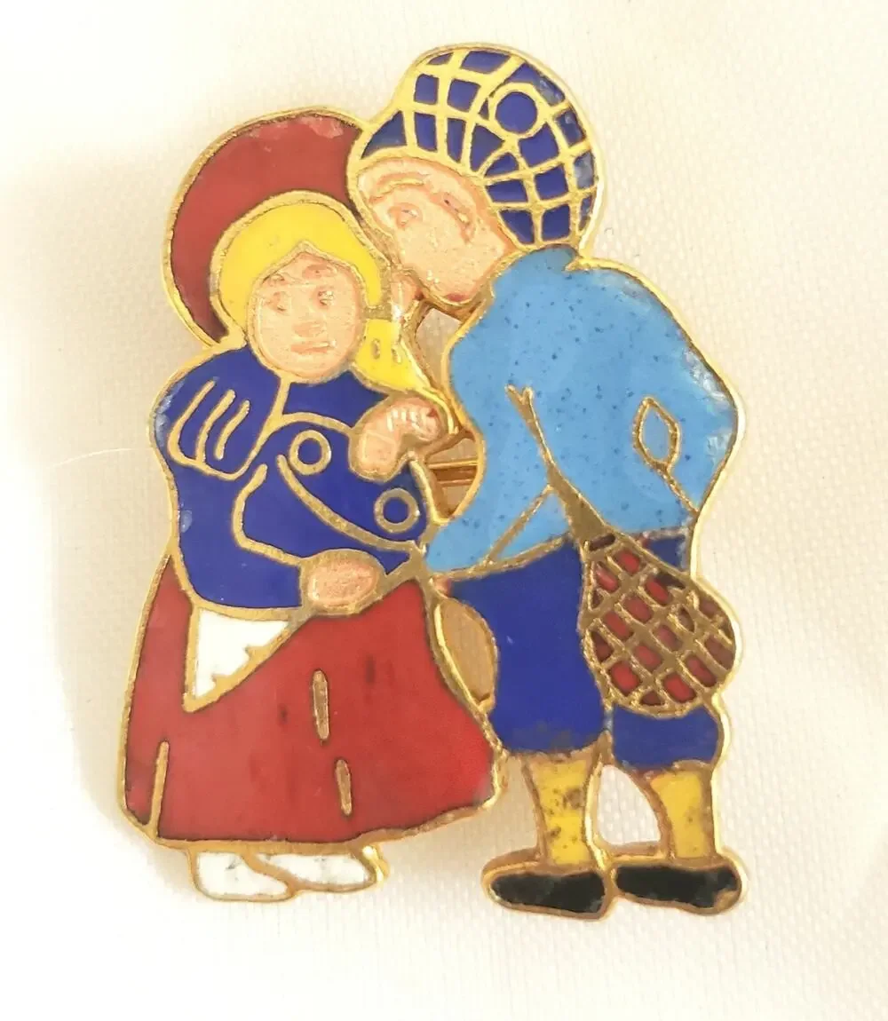 Vintage Multicolor Pin Dutch Couple‎ Figural Enameled Retro Brooch ab1-134